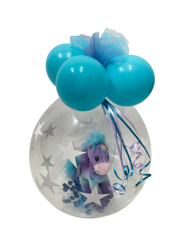 Pferdchen im Ballon. Stofftier mit Ballonverpackung